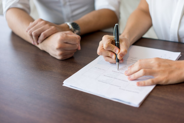 Odpowiedzialność notariusza za brak należytej staranności przy sporządzaniu aktu notarialnego lub umowy